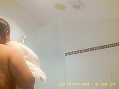 Sexy Indian Bengali Boudi Indrani hiddencam bath