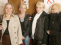 Naked Mature Women Came To Relax - MatureNL