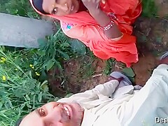 Exclusive- Desi Mature Cheating Wife Outdoor Sex With Lover