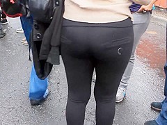 Ricos leggins negros en marcha