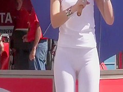 Hot babes in tight clothes cameltoes