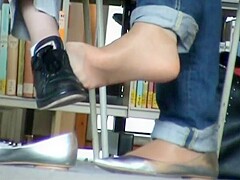 Sexy shoe dangling