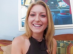 Blonde hottie Avy Scott gets nailed by Nick Manning