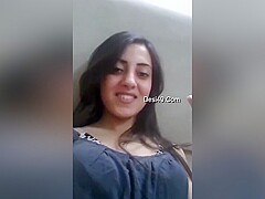 Today Exclusive- Horny Paki Girl Sucking Her Boobs
