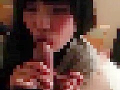 Smartphone individual shooting A blowjob shot of a S-like black-haired girl sucking teasingly on a h
