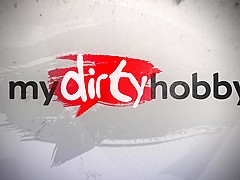 My Dirty Hobby - Sandy226 blaest im Hausflur