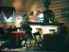 Bartender lurest ebony into the back room for a fuck session