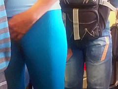 Sra Muy Rica en Lycra Azul