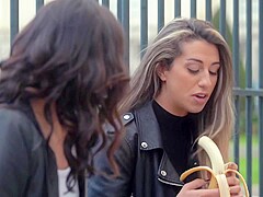 Angy finds in Luna an ideal sensual play partner... - Jacquie et Michel TV