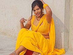 Desi Village Model Full Deep Navel And Big Boobs Deep Cleavage With Hindi Sex