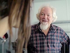 Old man fucks Tera Link