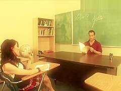 Jessi Palmer blackmails her teacher