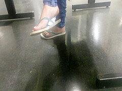 Candid cute toes and foot feet pezinhos