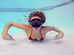 Sophie Murena Blonde Babe Masturbating In The Pool
