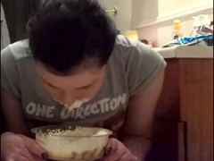 British beauty has fetish for food, and her ally's feet