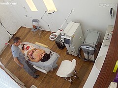 IPCAM &ndash; Hot young woman naked tits at beauty saloon