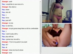 Lesbian girls have a cybersex session on omegle