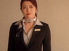 北条麻妃　フロントの女性がどう見ても僕のことを誘惑する様にチラリズムを連発