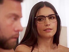 Gets Facial Cum Cleansing After Servicing Lovers Dick With Seth Gamble And Isa Bella