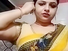 Desi Sexy Mom Showing Boob Pussy N Ass